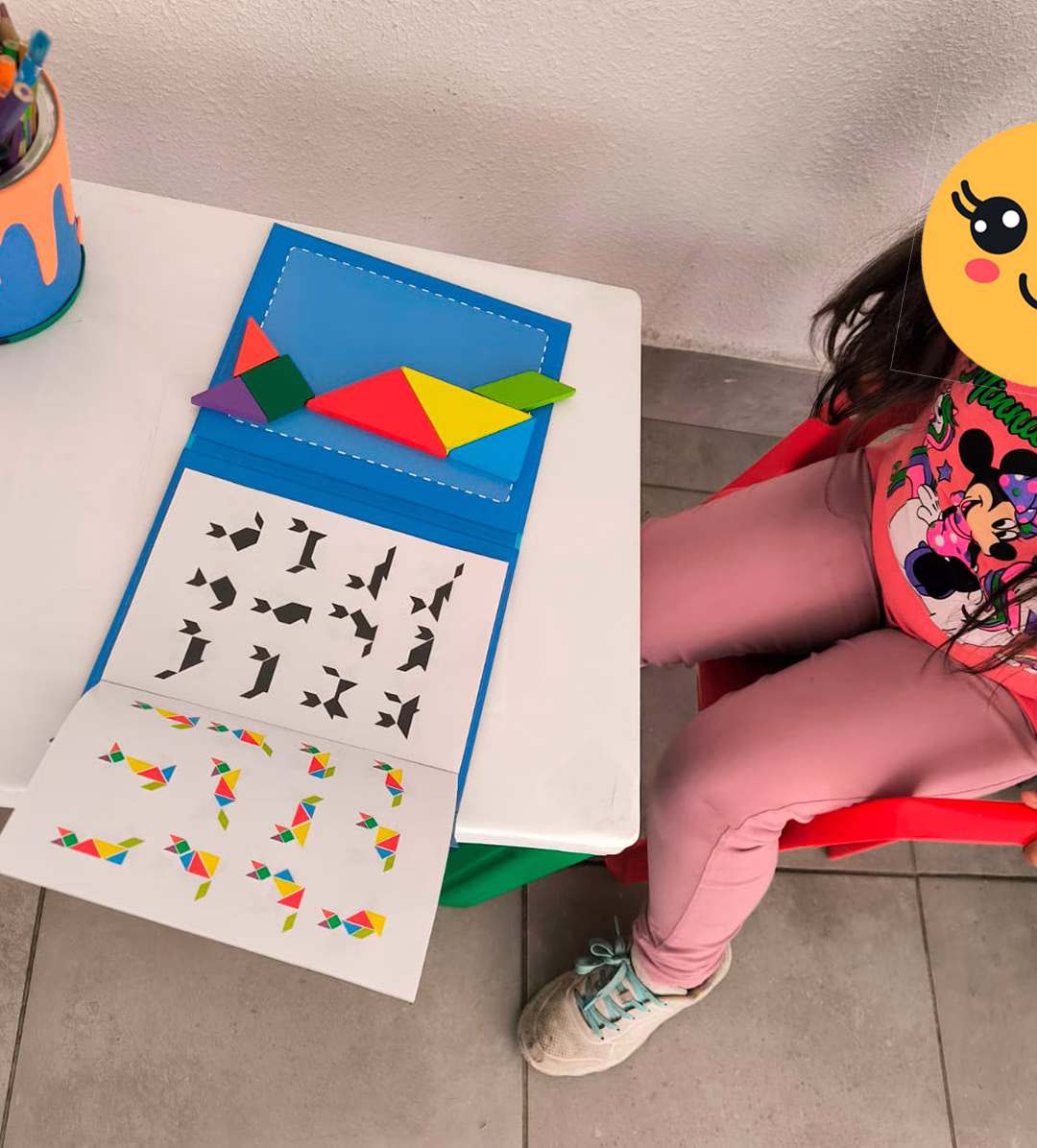 niña-armando-tangrama--madera