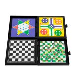 Set-de-Juegos-de-Mesa-4-en-1-Magnético-–-Ajedrez,-Ludo,-Damas-Chinas-y-Serpientes-y-Escaleras-–-Portátil-y-Plegable-niño-jugando
