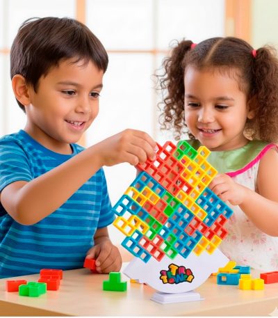 TetraTower-niños-jugando